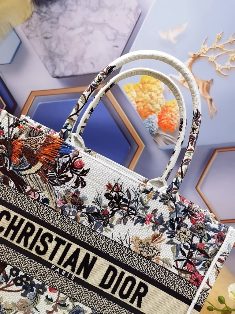 Christian Dior Shopping Bags